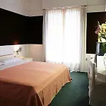 Isola Di Lauria Отель 3*