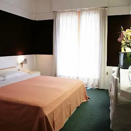 Isola Di Lauria Отель 3*